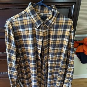 Men’s Land’s End Flannel Shirt in grey and yellow